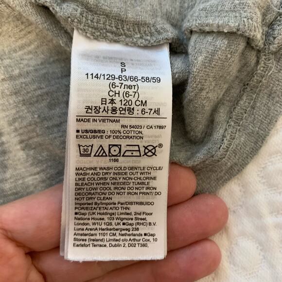 GAP Gray Star Wars Mandalorian Short Sleeve T-Shirt - Picture 4 of 4